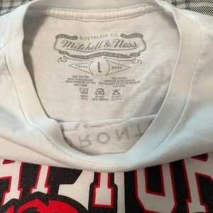 Mitchell and ness graphic t shirt men’s large